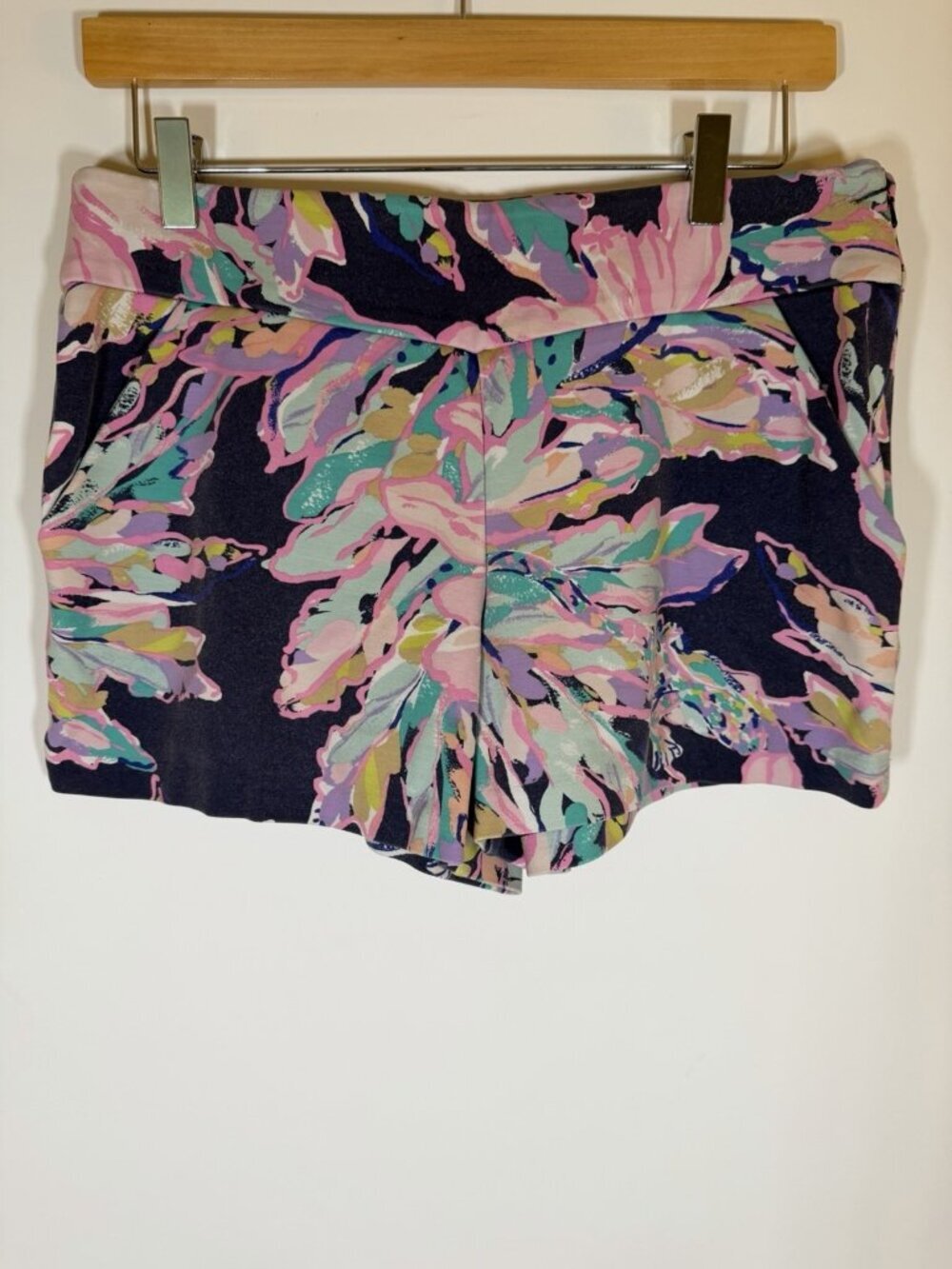 Lilly Pulitzer purple pink floral knit stretch preppy beach festival shorts 6